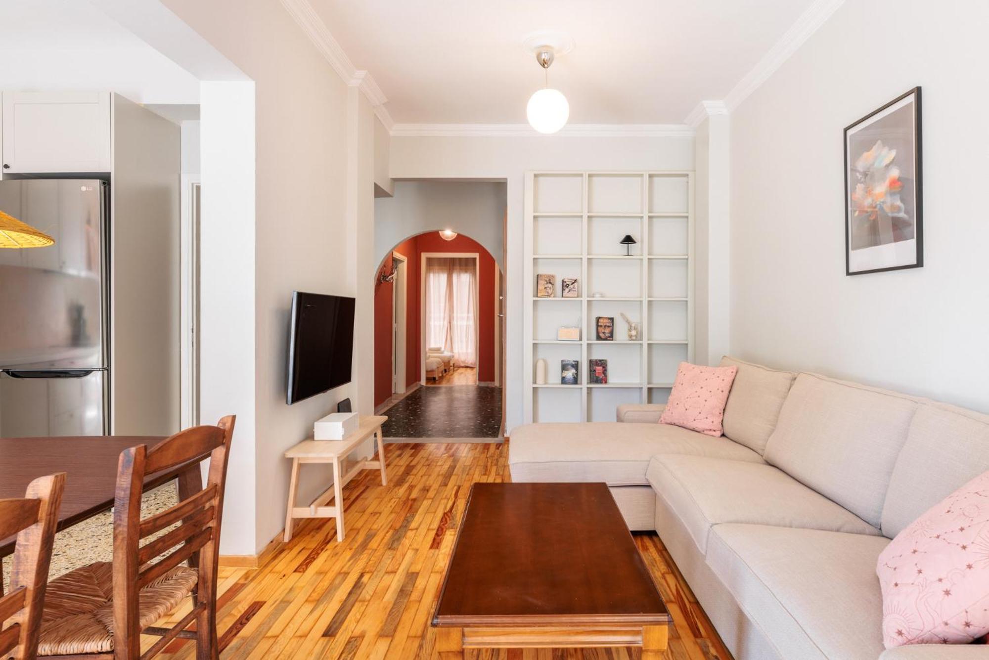 F & B Collection - Flat For 4 Apartment